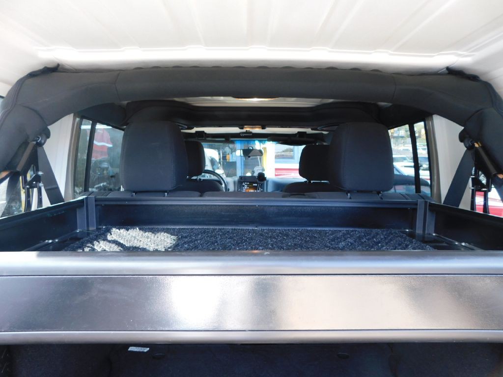 2017 Jeep Wrangler Unlimited Image 16