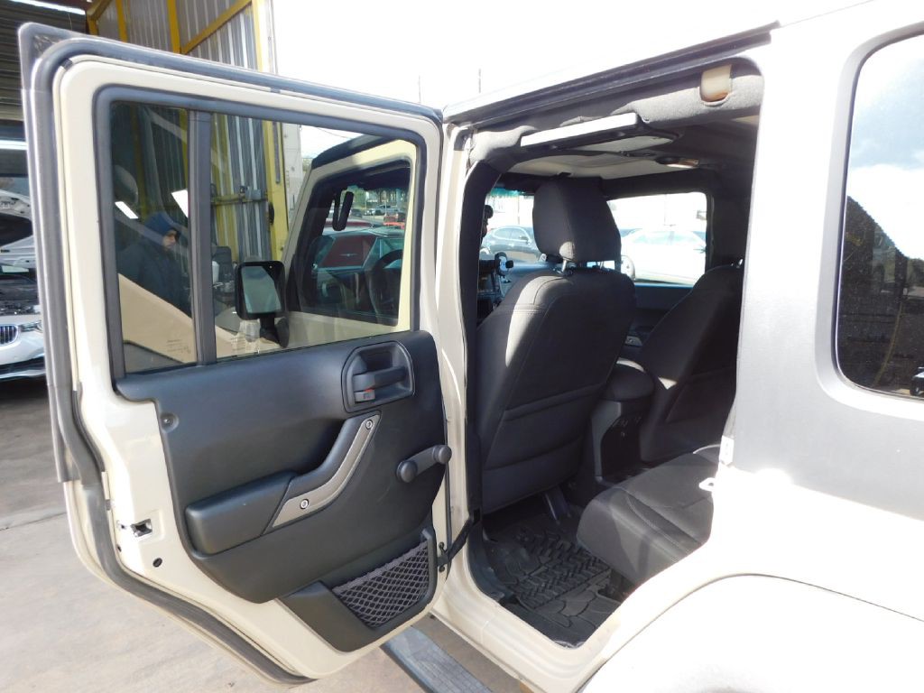 2017 Jeep Wrangler Unlimited Image 20