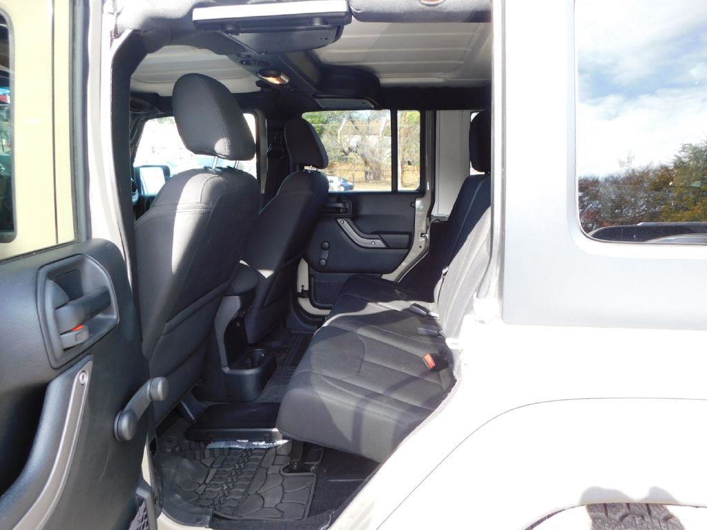 2017 Jeep Wrangler Unlimited Image 21