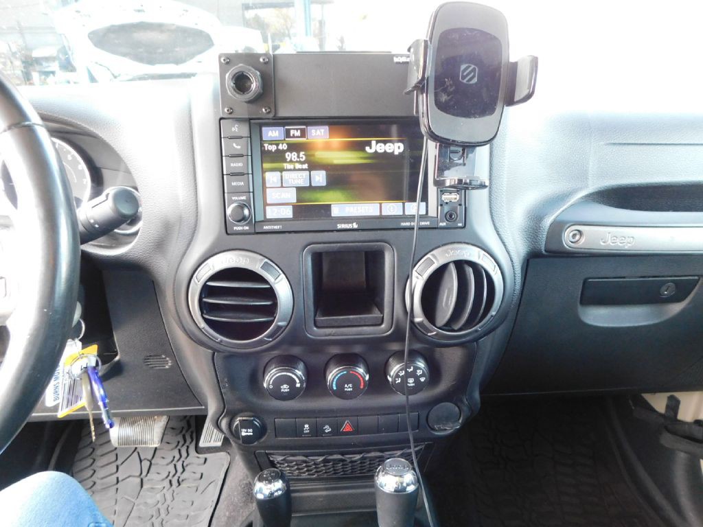 2017 Jeep Wrangler Unlimited Image 27