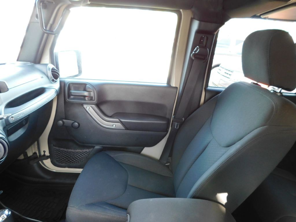 2017 Jeep Wrangler Unlimited Image 31