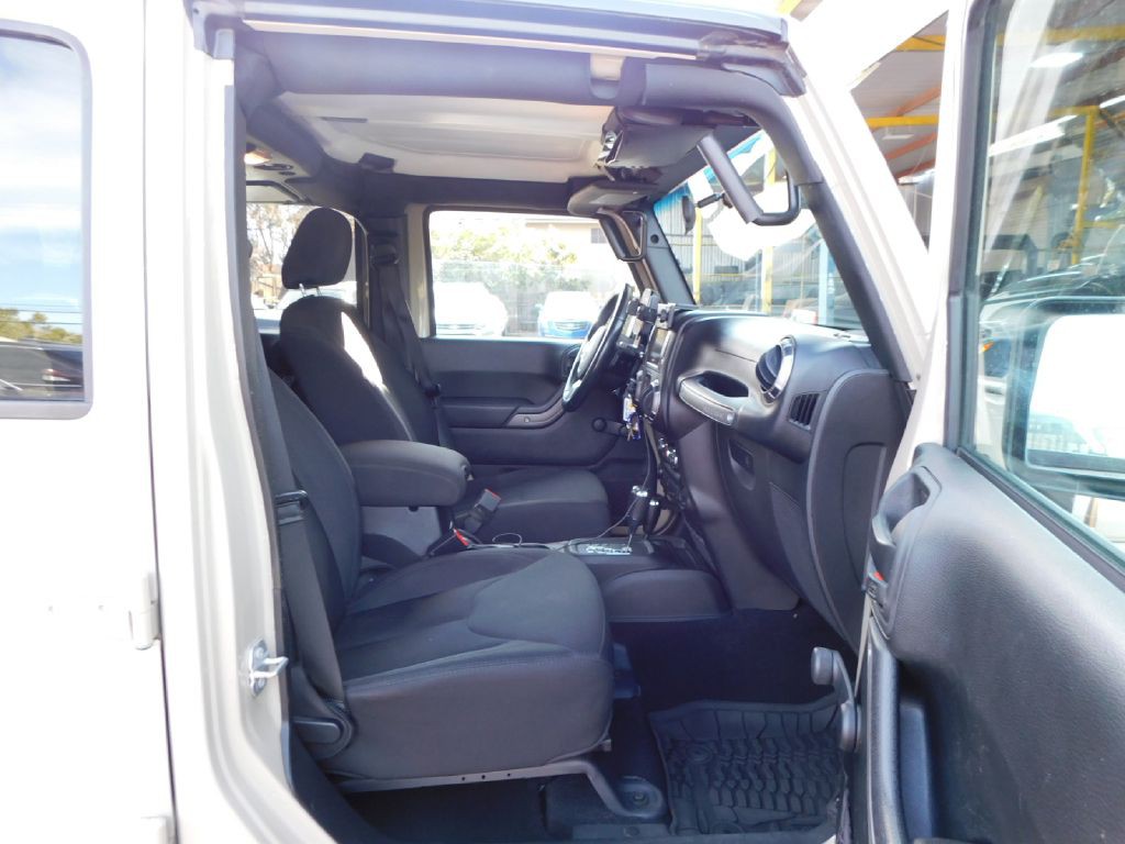 2017 Jeep Wrangler Unlimited Image 39