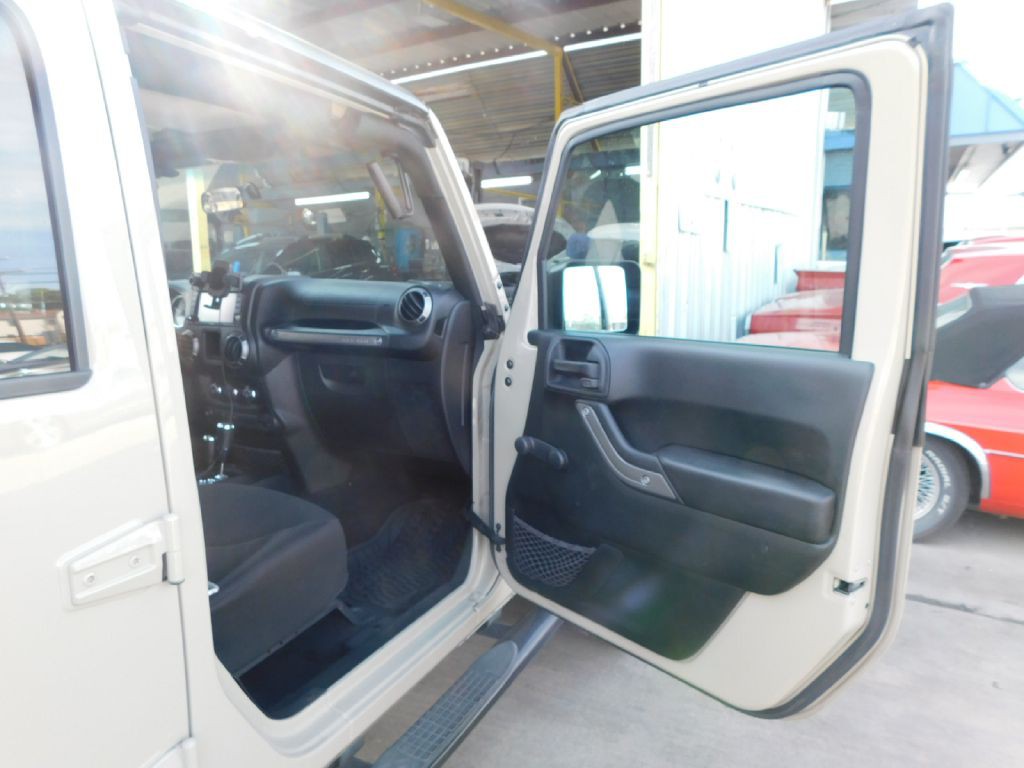 2017 Jeep Wrangler Unlimited Image 40