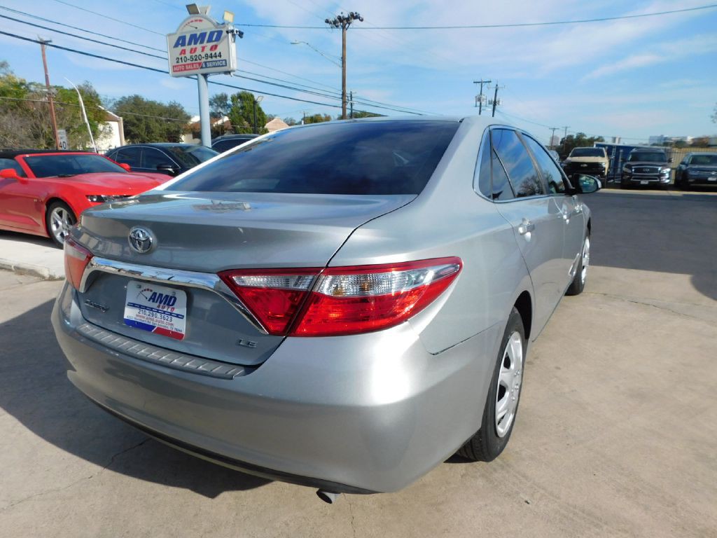 2016 Toyota Camry Image 7