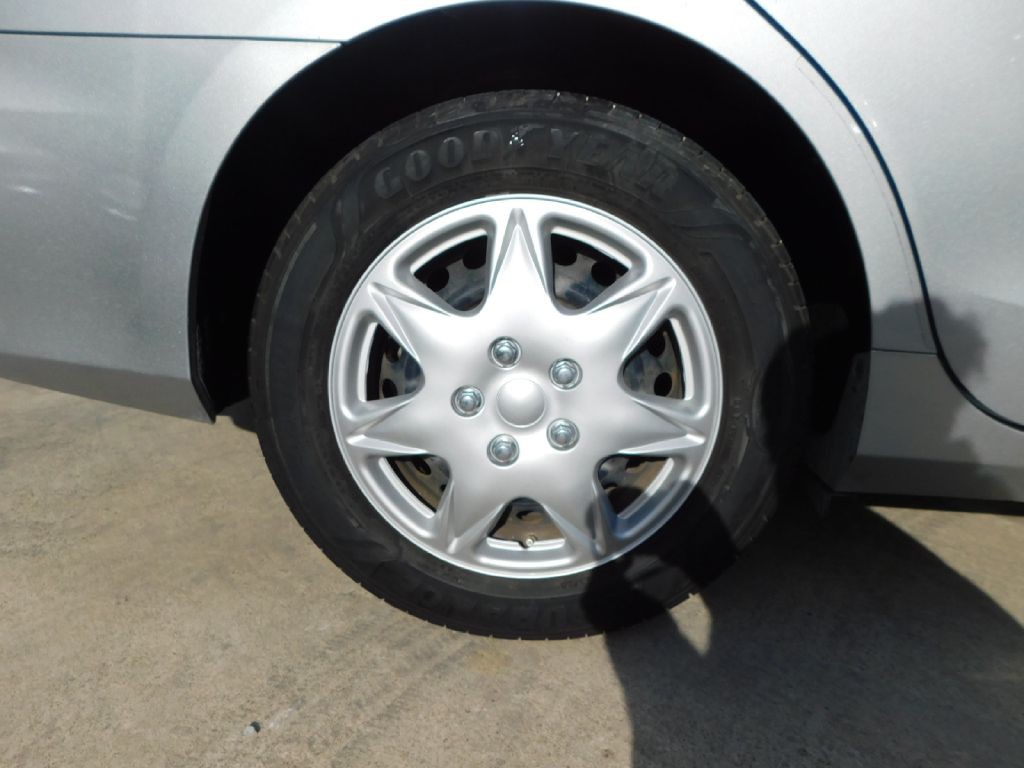 2016 Toyota Camry Image 9