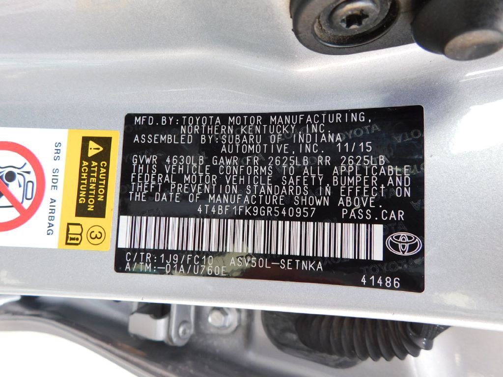 2016 Toyota Camry Image 16