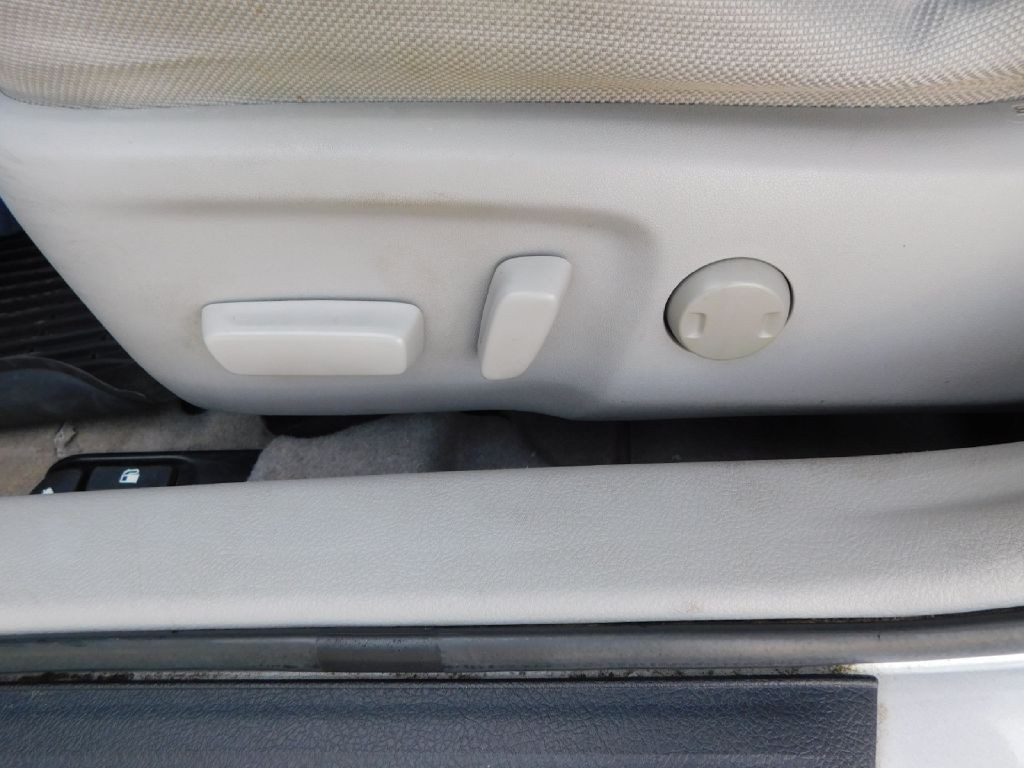 2016 Toyota Camry Image 27