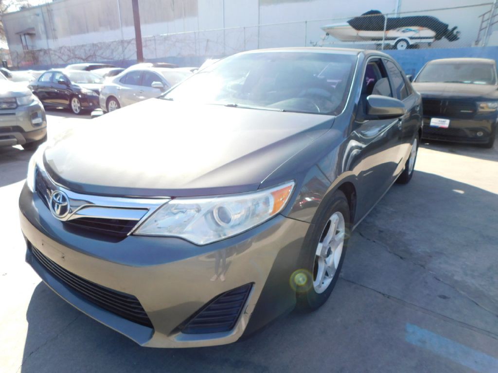 2012 Toyota Camry Image 3