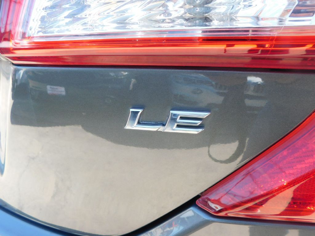 2012 Toyota Camry Image 10