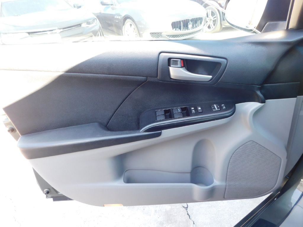 2012 Toyota Camry Image 26