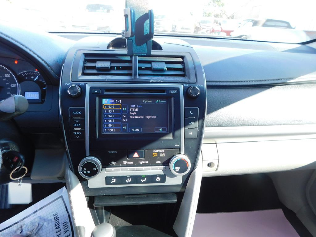 2012 Toyota Camry Image 29