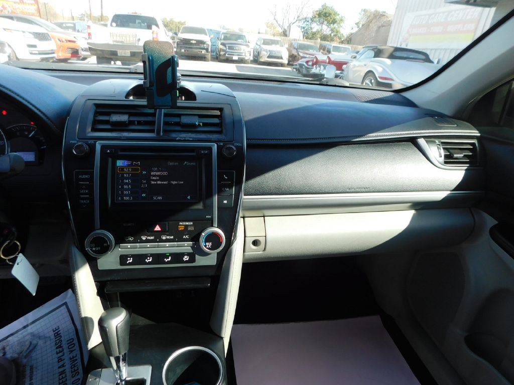 2012 Toyota Camry Image 30