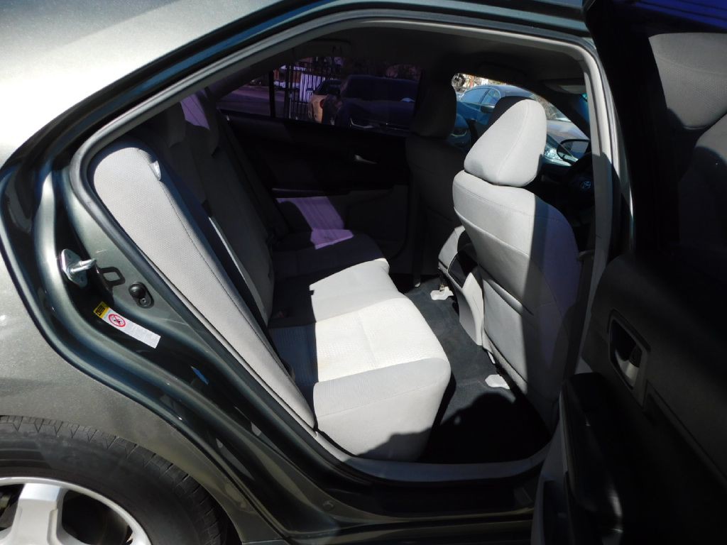 2012 Toyota Camry Image 38