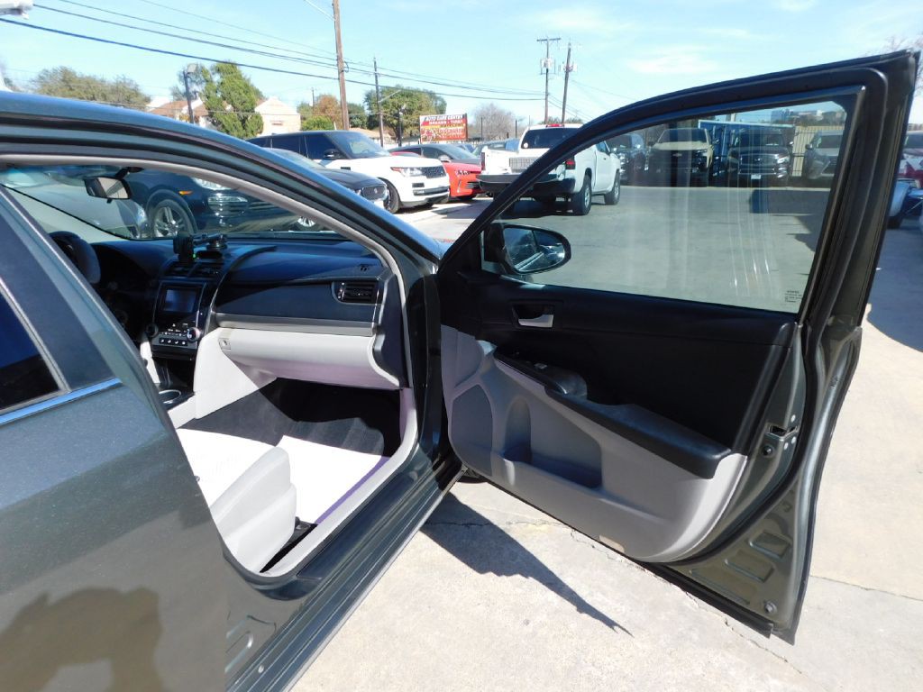 2012 Toyota Camry Image 41