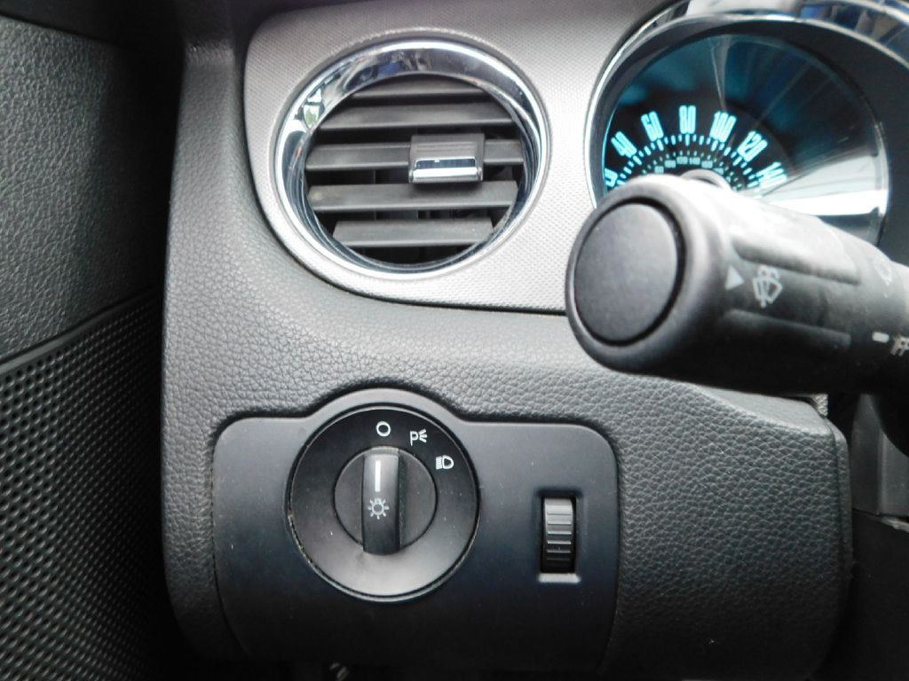 2013 Ford Mustang Image 22