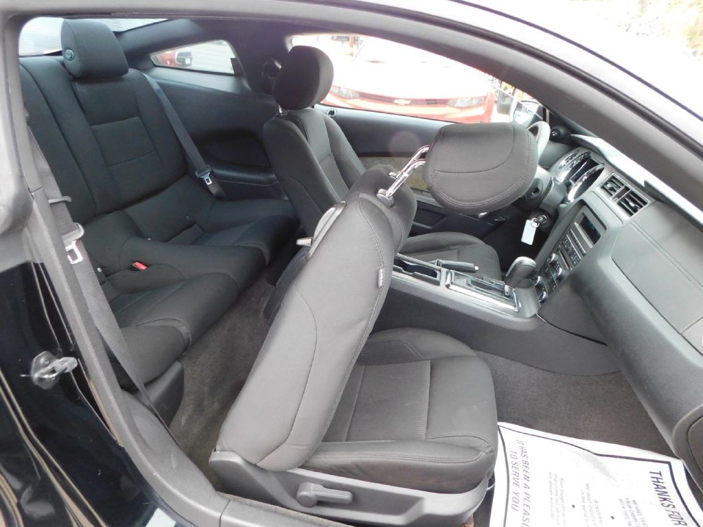 2013 Ford Mustang Image 35