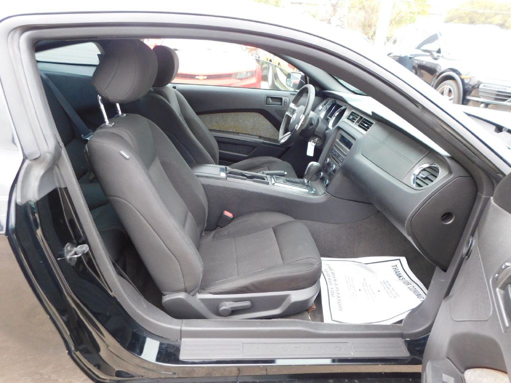 2013 Ford Mustang Image 36
