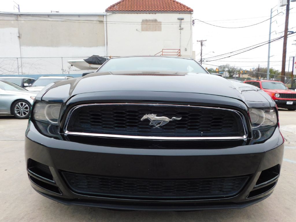 2013 Ford Mustang Image 39