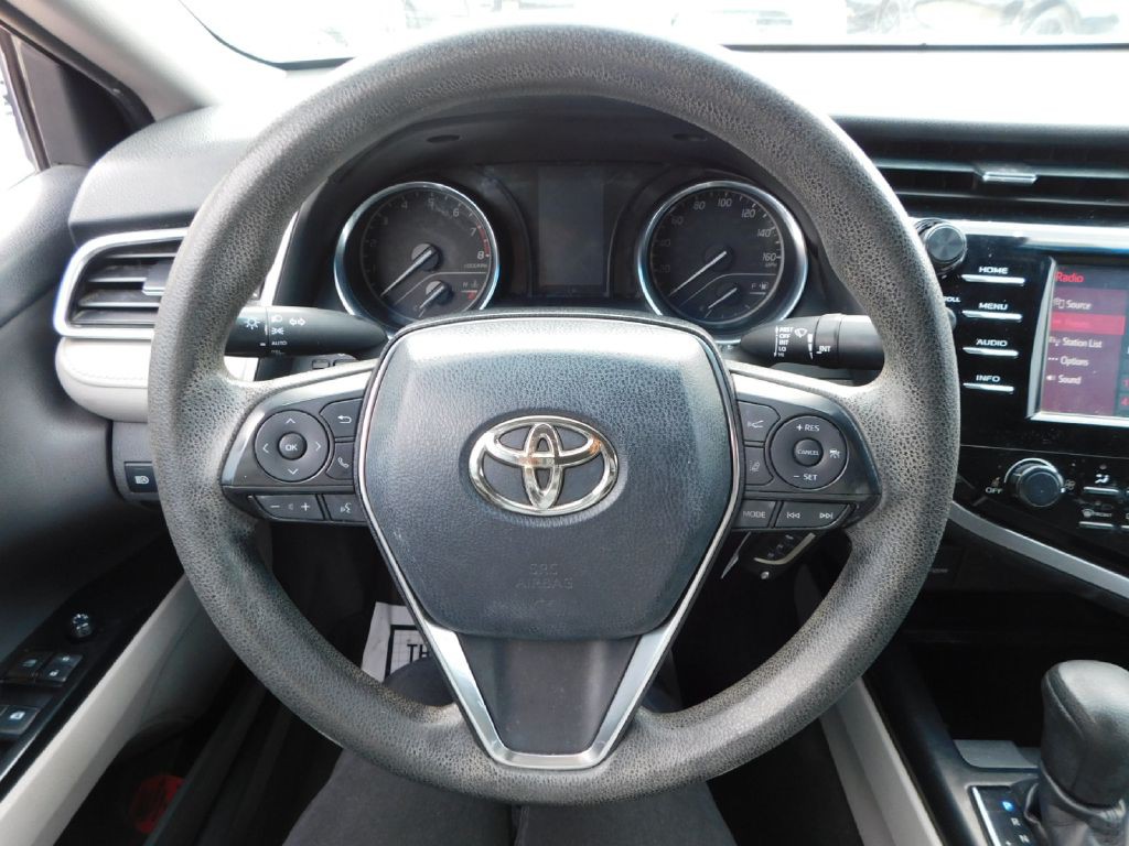 2018 Toyota Camry Image 21