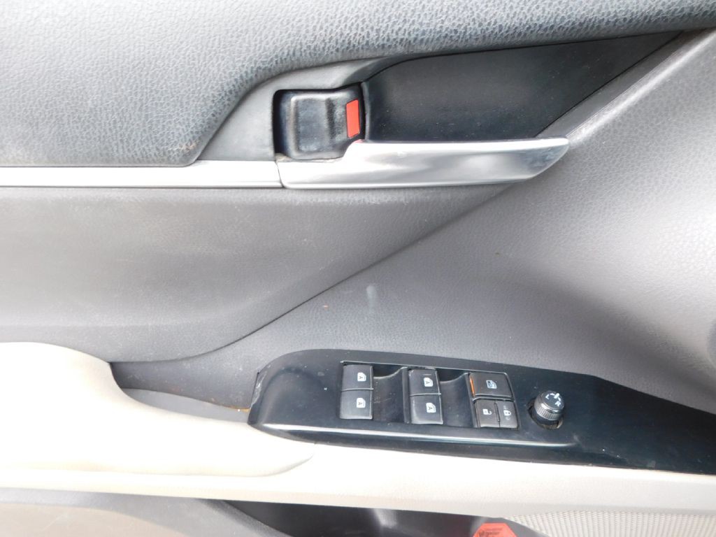 2018 Toyota Camry Image 23