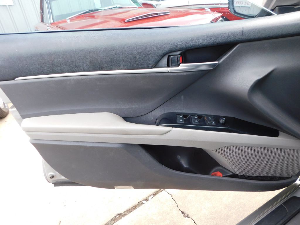 2018 Toyota Camry Image 24