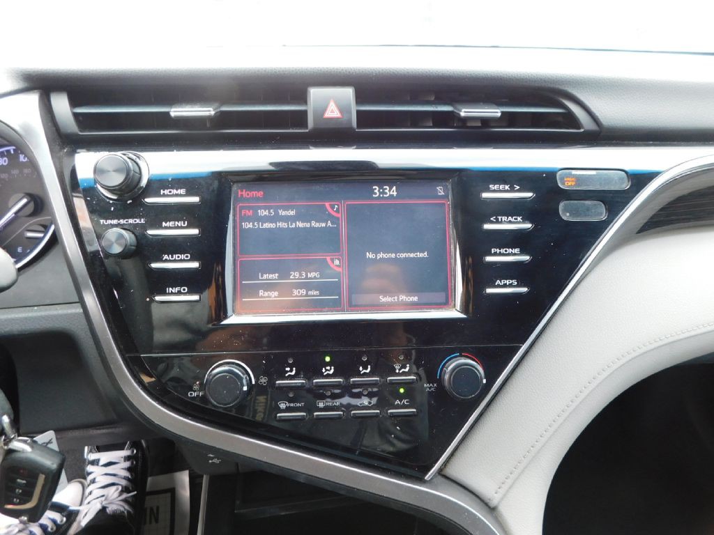 2018 Toyota Camry Image 26