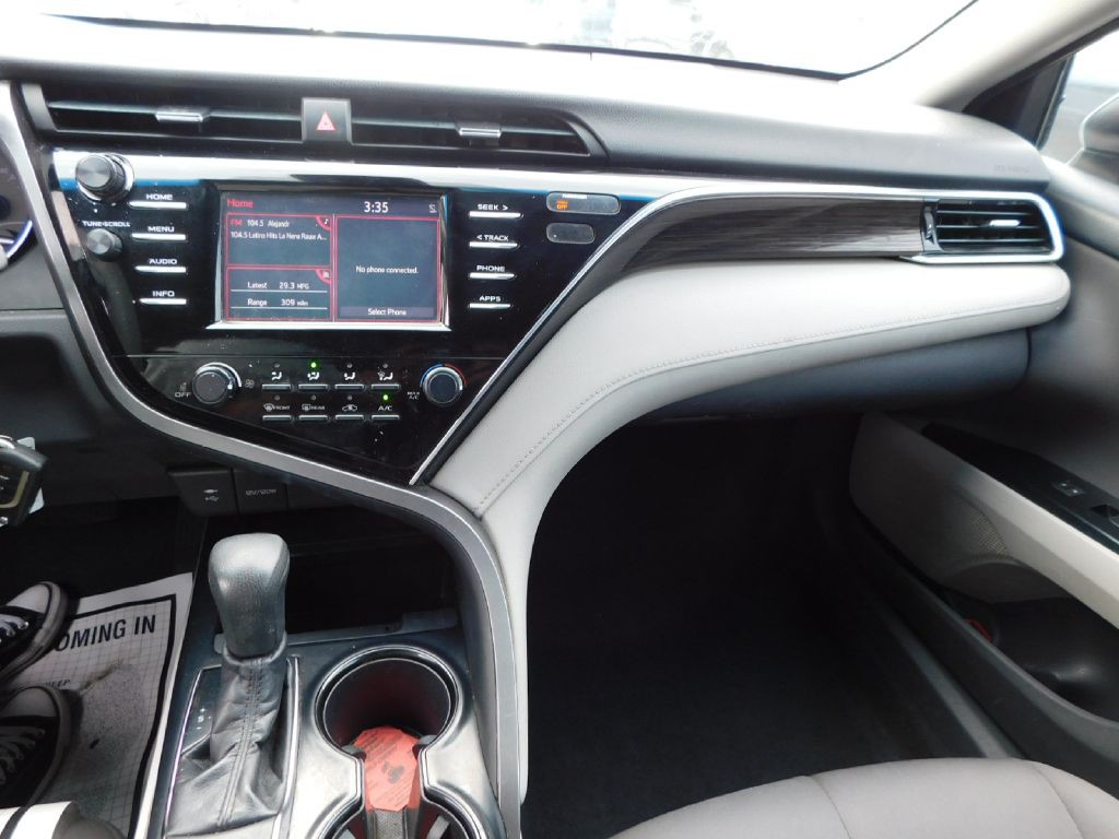 2018 Toyota Camry Image 28