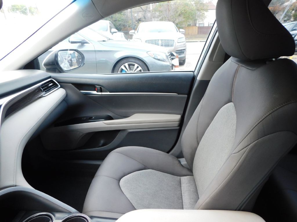 2018 Toyota Camry Image 31