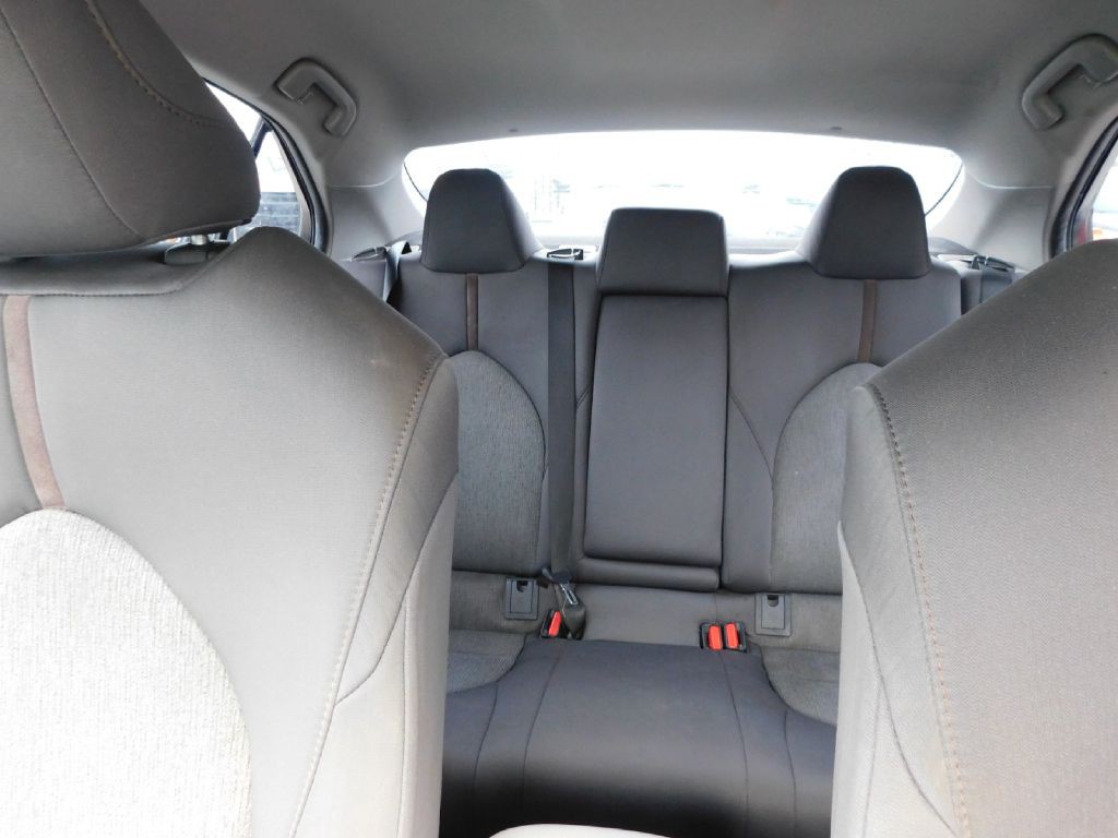 2018 Toyota Camry Image 33