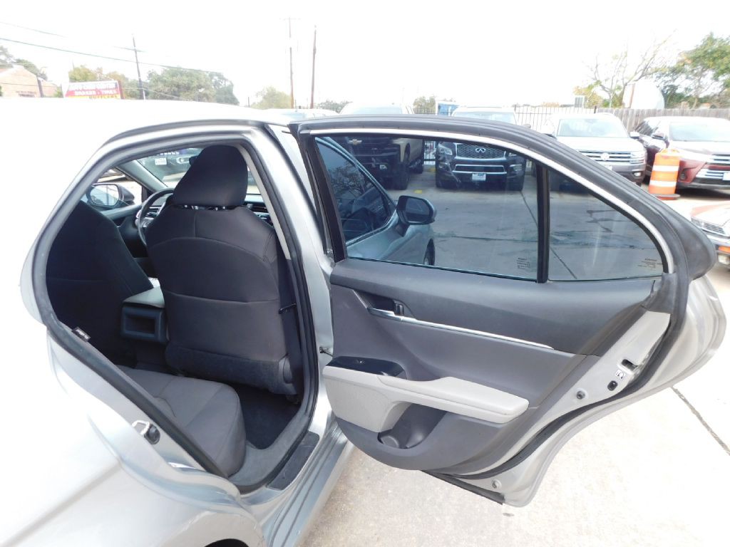 2018 Toyota Camry Image 37