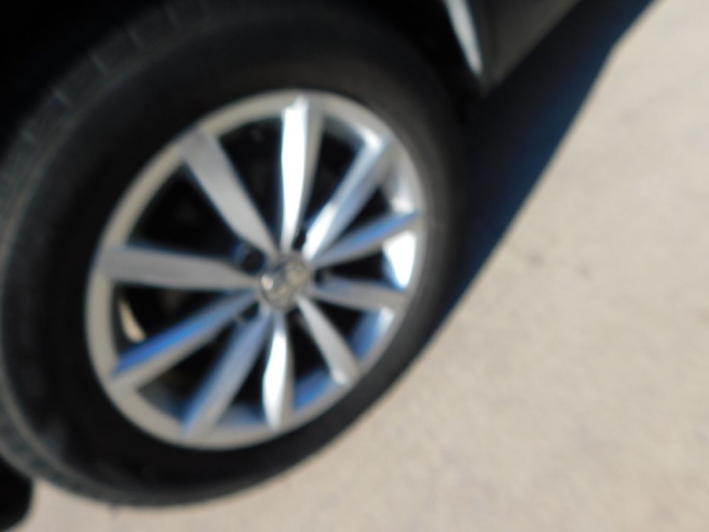2017 Volkswagen Tiguan Image 8