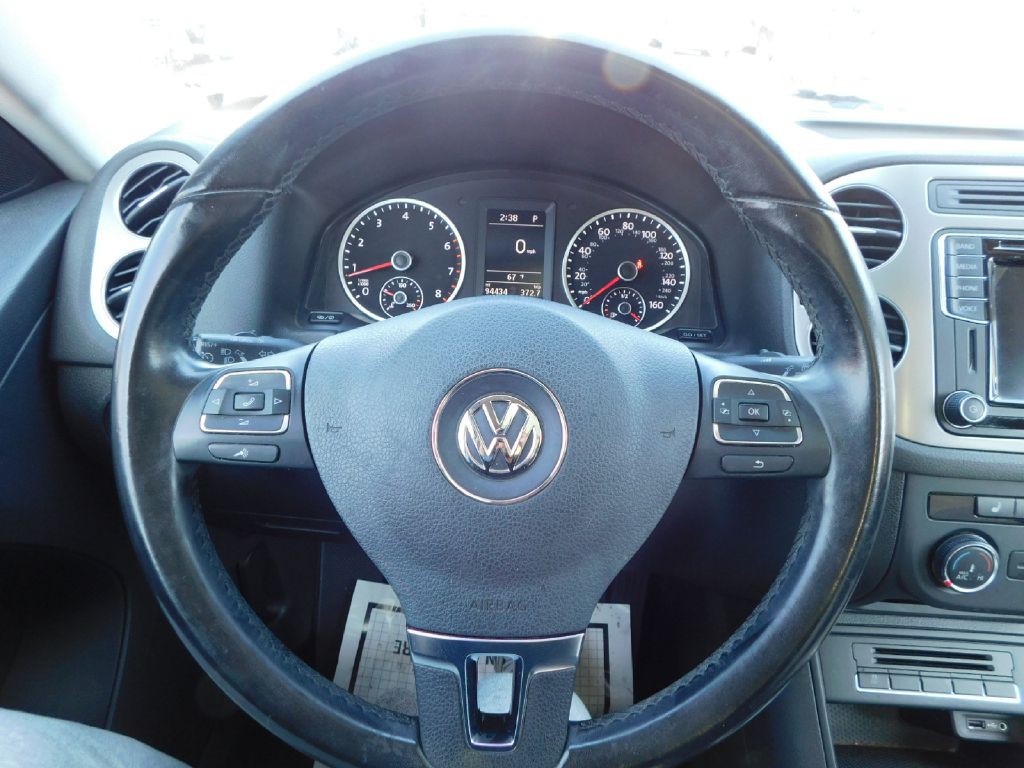 2017 Volkswagen Tiguan Image 25