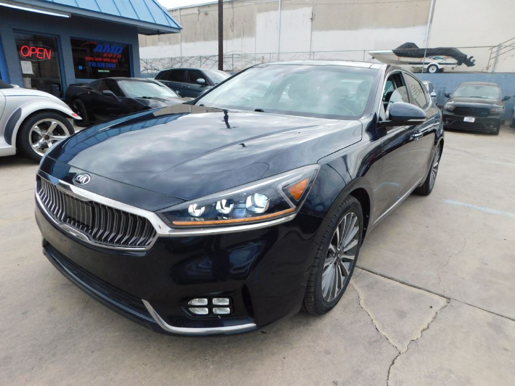 2017 Kia Cadenza Image 3