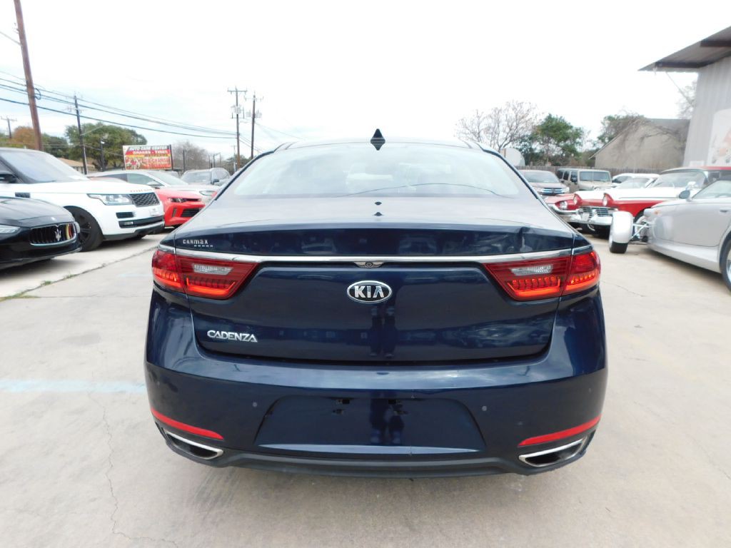 2017 Kia Cadenza Image 6