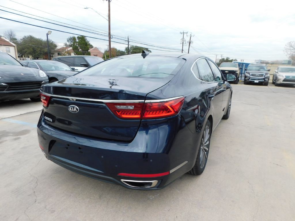 2017 Kia Cadenza Image 7