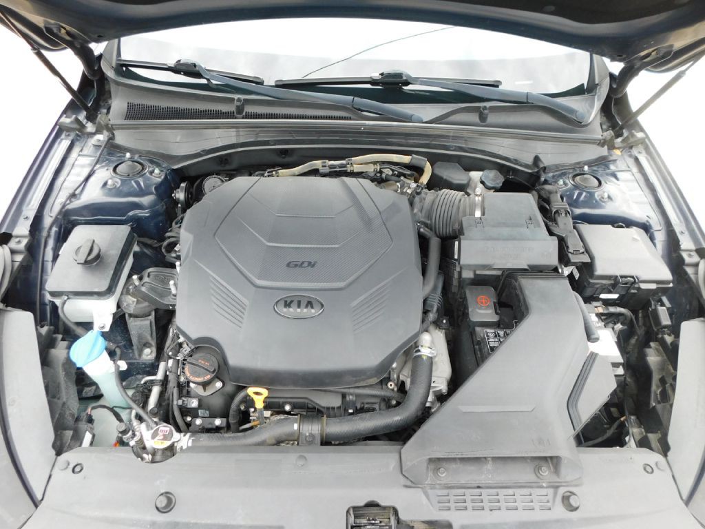 2017 Kia Cadenza Image 16