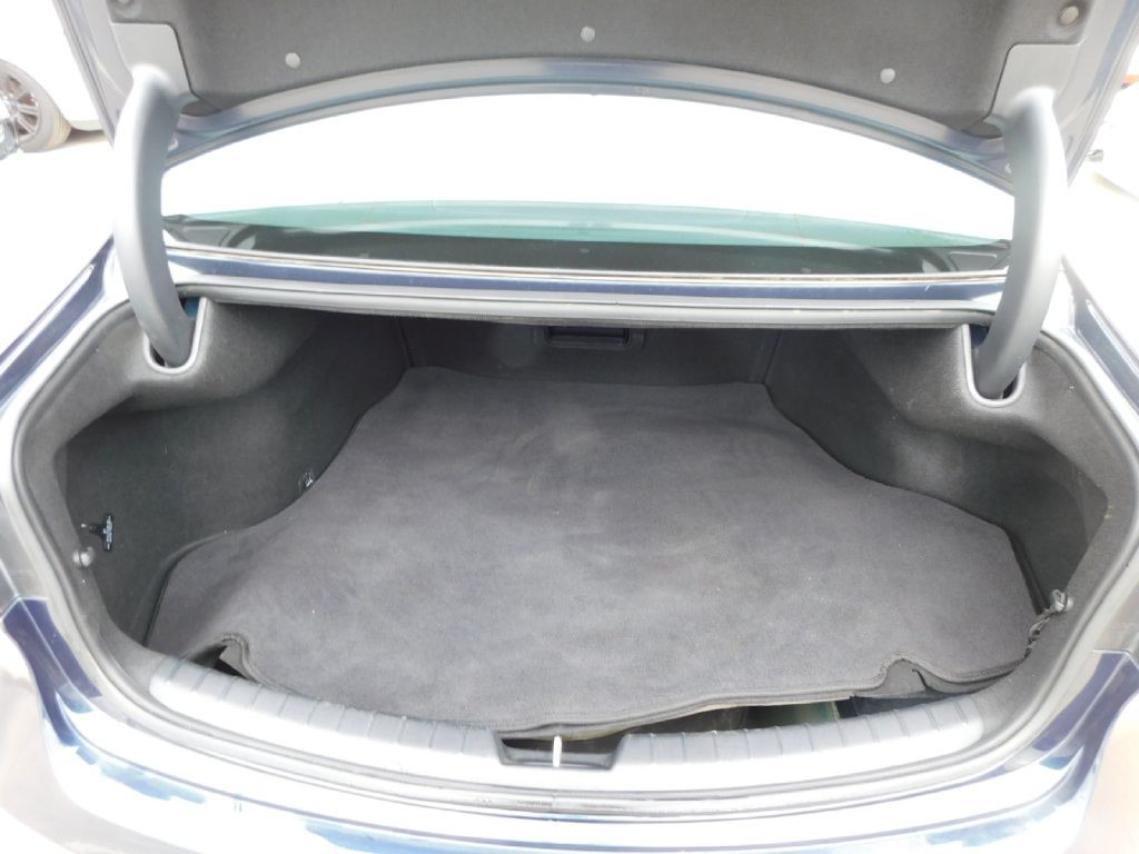 2017 Kia Cadenza Image 17