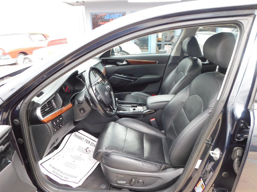 2017 Kia Cadenza Image 21