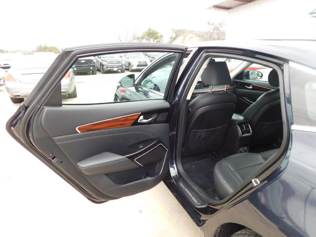 2017 Kia Cadenza Image 22