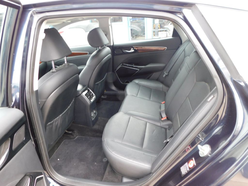 2017 Kia Cadenza Image 23