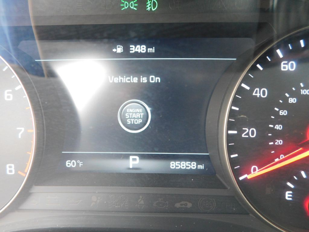 2017 Kia Cadenza Image 24