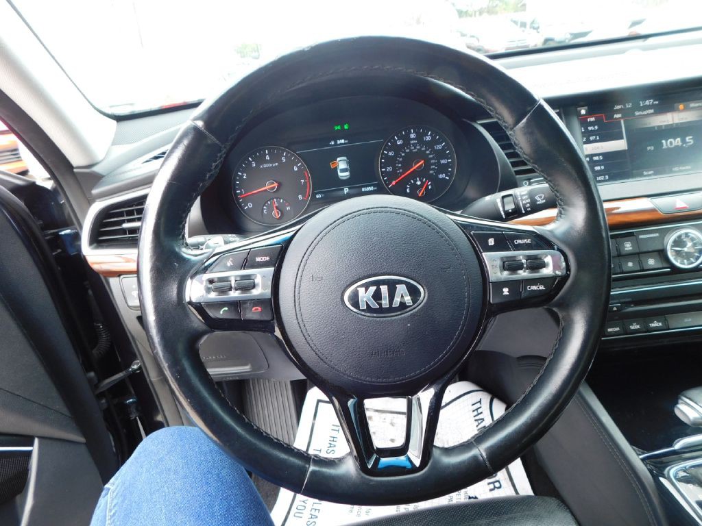 2017 Kia Cadenza Image 25