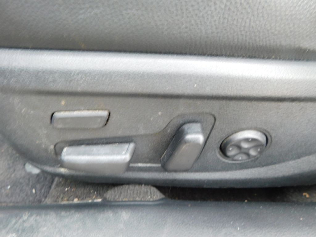 2017 Kia Cadenza Image 30