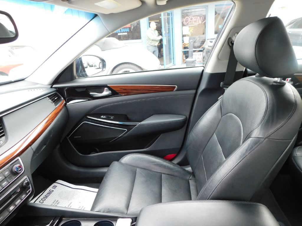 2017 Kia Cadenza Image 37