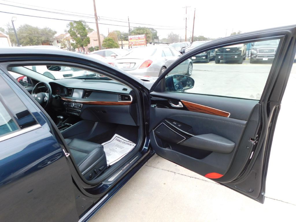 2017 Kia Cadenza Image 46