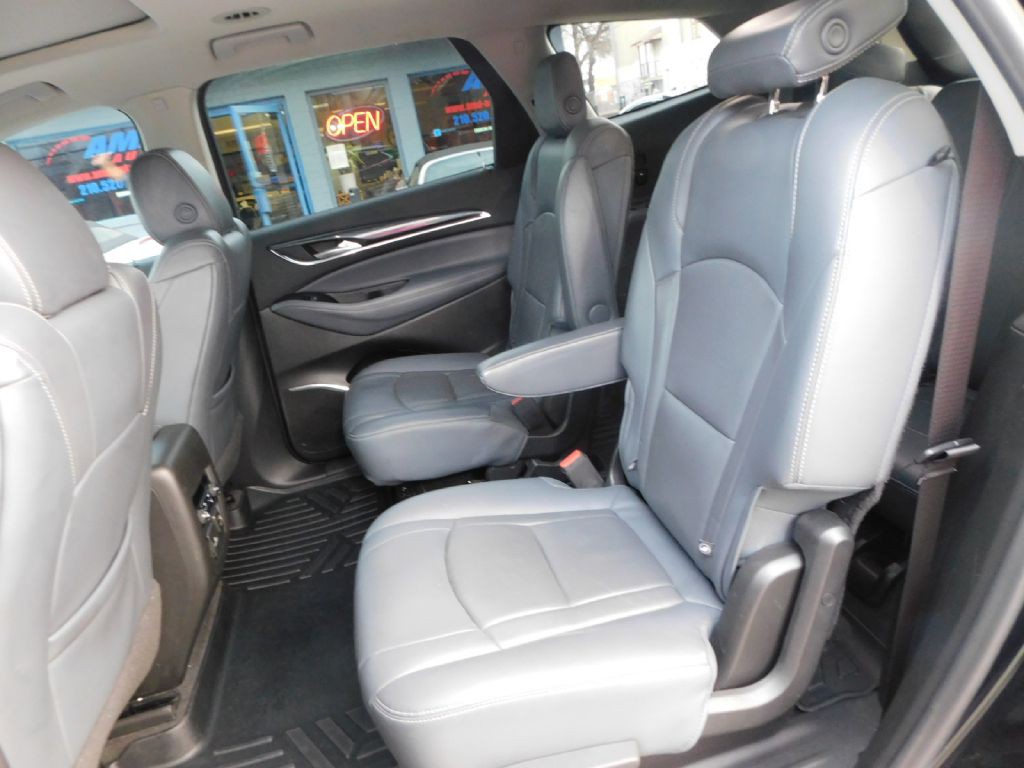 2018 Buick Enclave Image 28