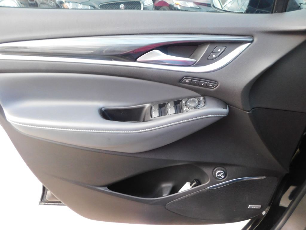 2018 Buick Enclave Image 36