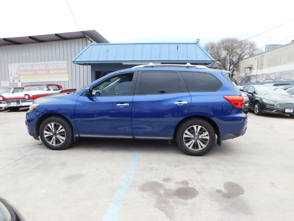 2017 Nissan Pathfinder Image 4