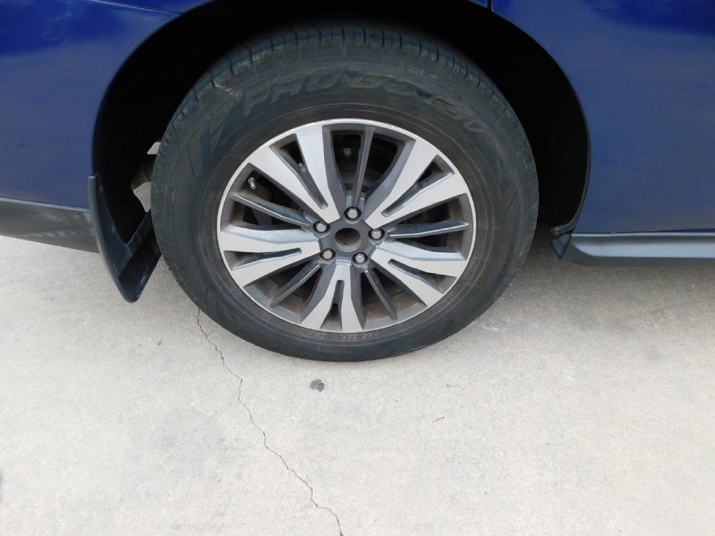 2017 Nissan Pathfinder Image 10