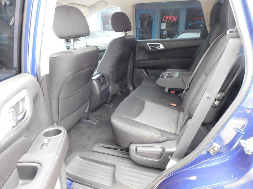 2017 Nissan Pathfinder Image 19